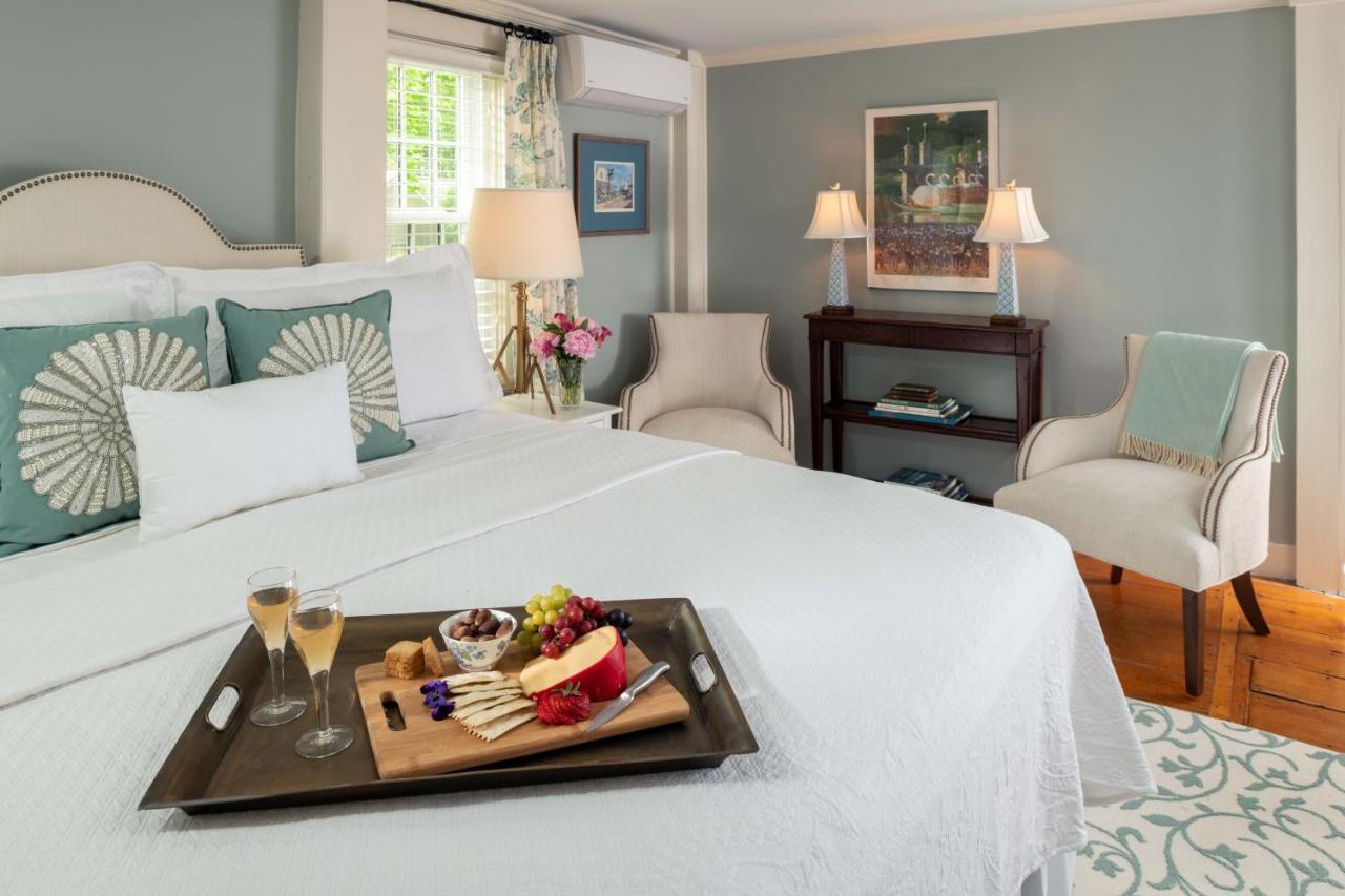 The Inn At Yarmouth Port Экстерьер фото